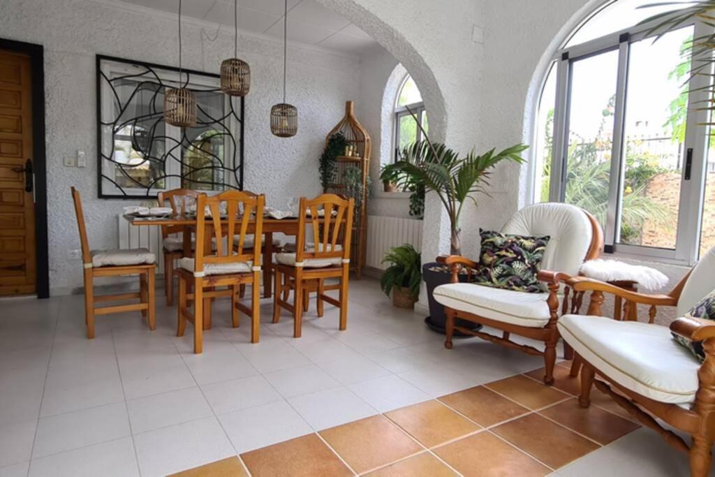 Villa Tropical Paradise In